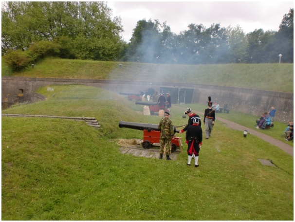 584x433 pixels (115K)