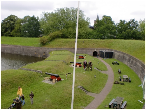 584x433 pixels (114K)