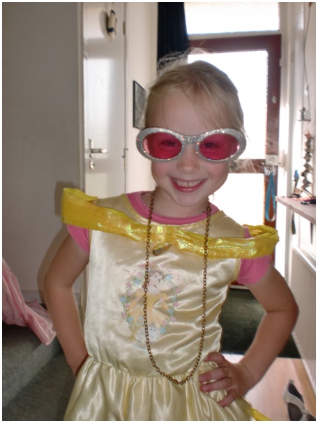 434x583 pixels (84K)