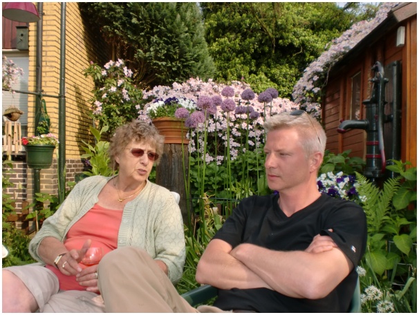 584x433 pixels (148K)