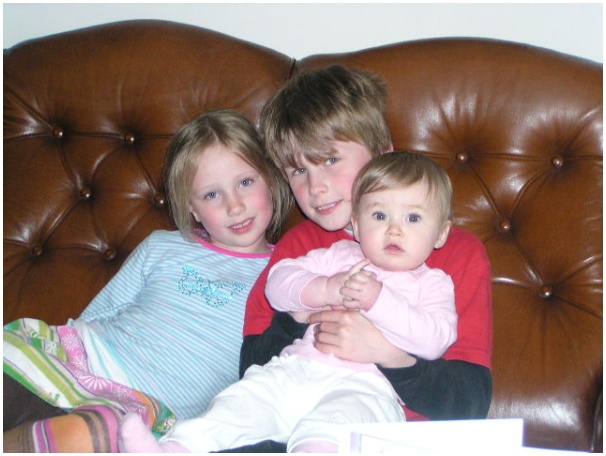 584x433 pixels (93K)