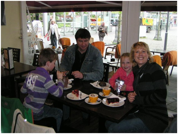 584x433 pixels (109K)