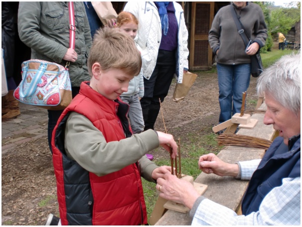 584x433 pixels (130K)