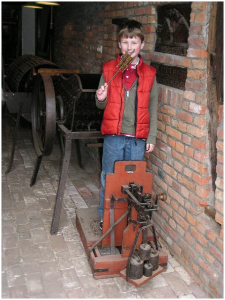 434x583 pixels (111K)