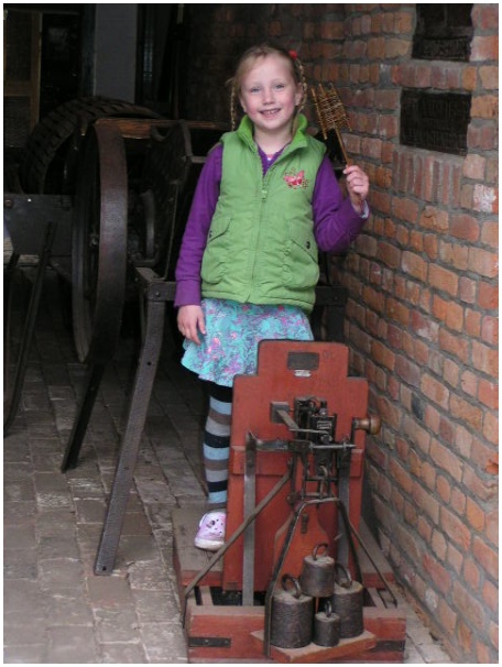 434x583 pixels (103K)