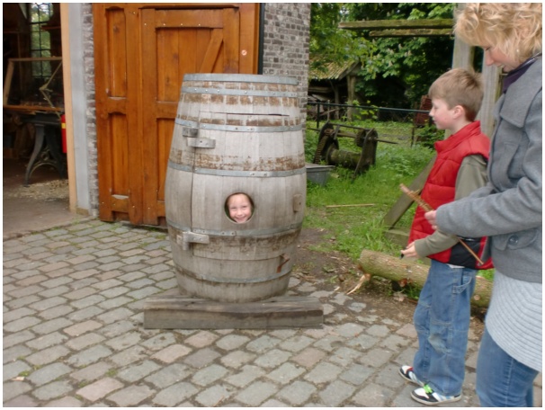 584x433 pixels (119K)