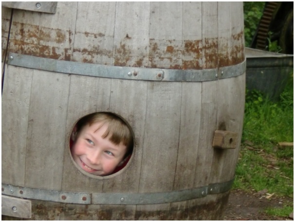 584x433 pixels (92K)