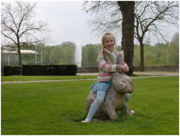 584x433 pixels (119K)