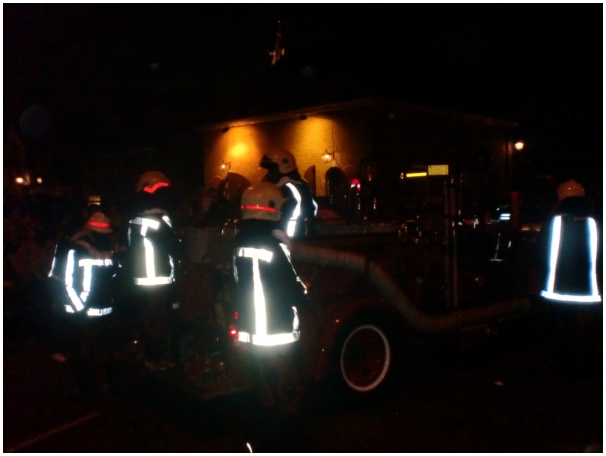 584x433 pixels (59K)