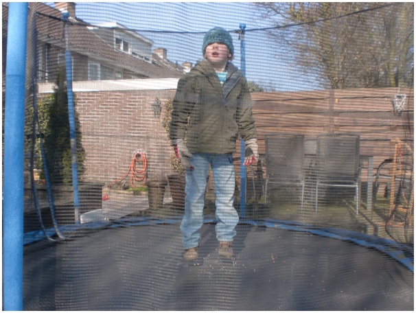 584x433 pixels (129K)