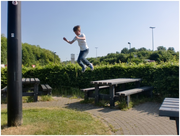 584x433 pixels (101K)