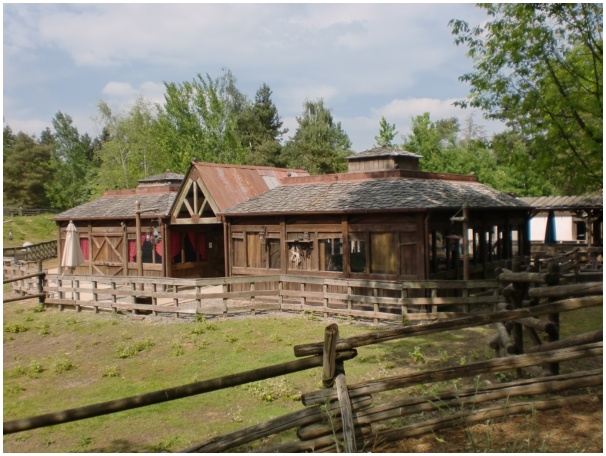 584x433 pixels (130K)