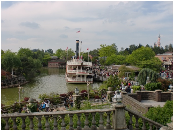 584x433 pixels (107K)