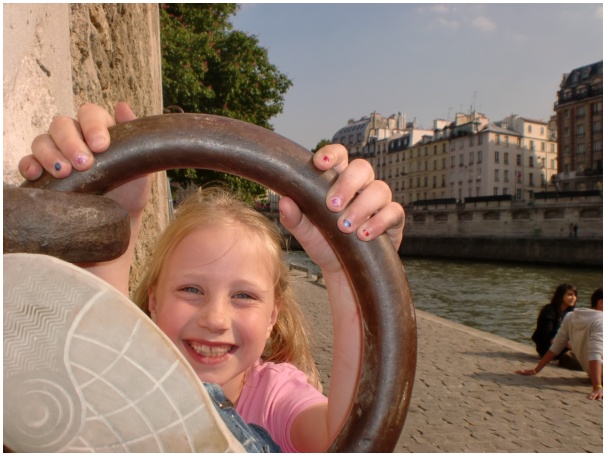 584x433 pixels (101K)