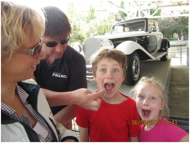 584x433 pixels (105K)