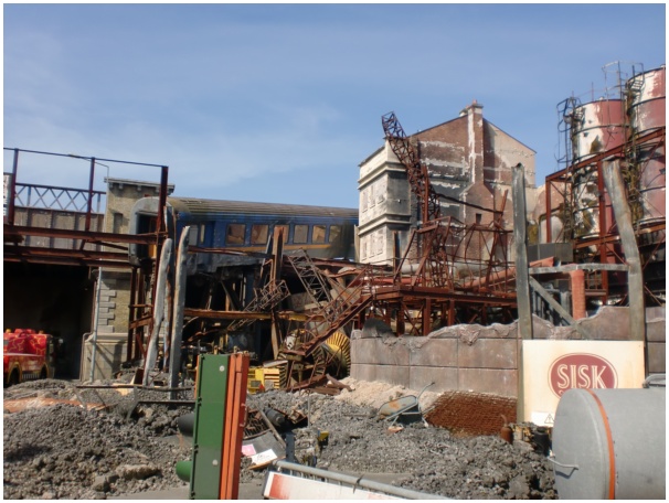 584x433 pixels (122K)