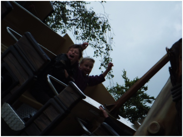 584x433 pixels (81K)