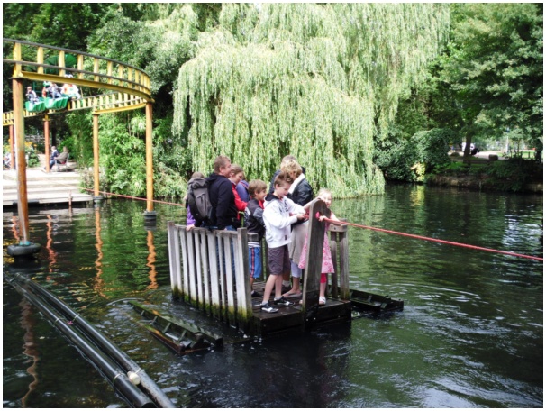 584x433 pixels (170K)