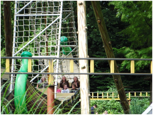 584x433 pixels (160K)