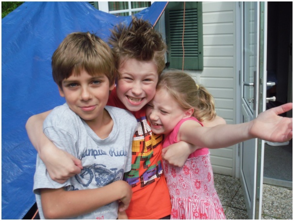 584x433 pixels (105K)