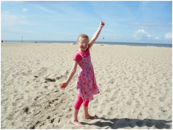 584x433 pixels (95K)