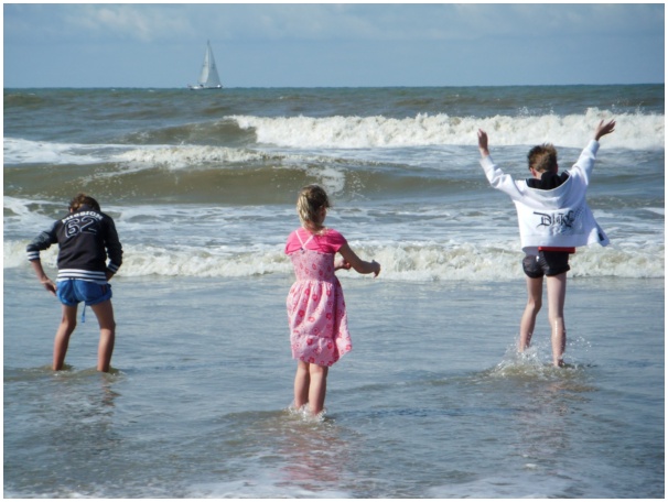 584x433 pixels (98K)