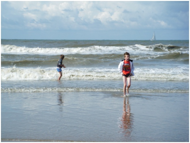 584x433 pixels (84K)