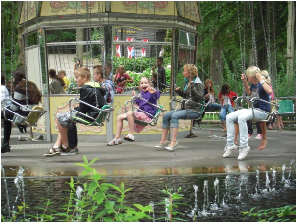 584x433 pixels (151K)