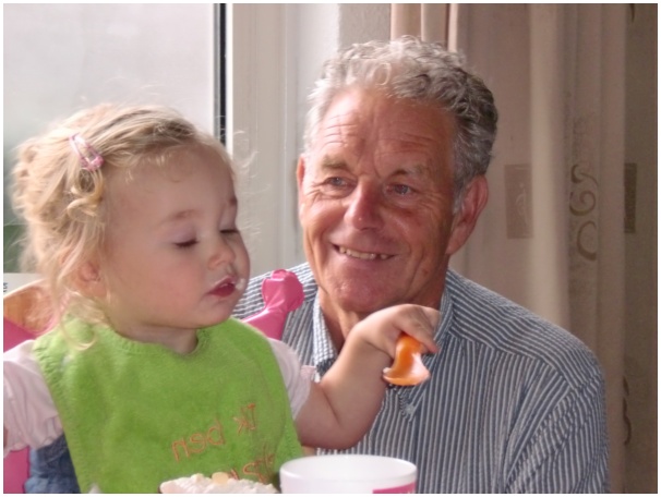 584x433 pixels (82K)