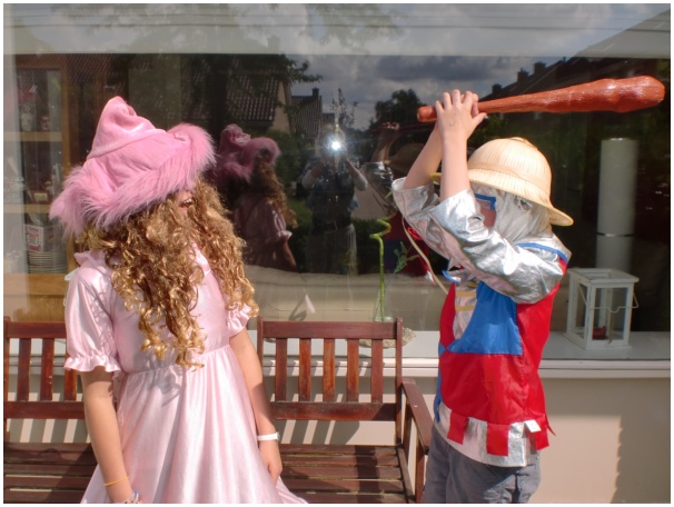 584x433 pixels (107K)