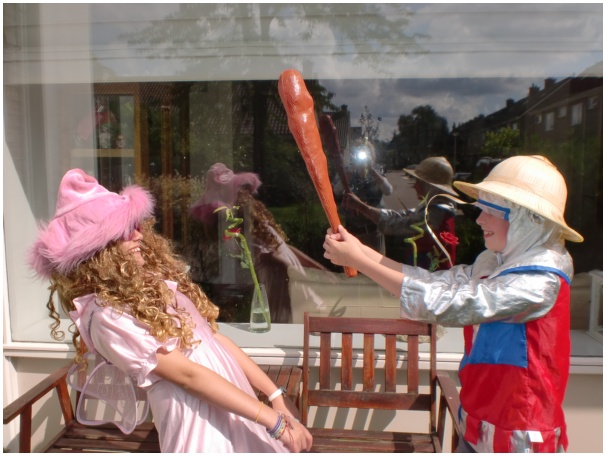 584x433 pixels (108K)