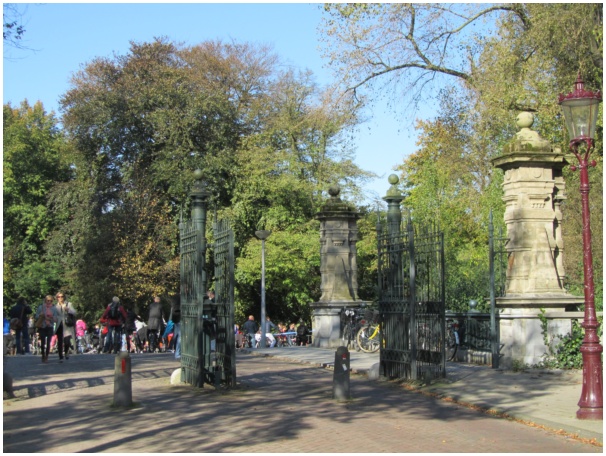 584x433 pixels (160K)