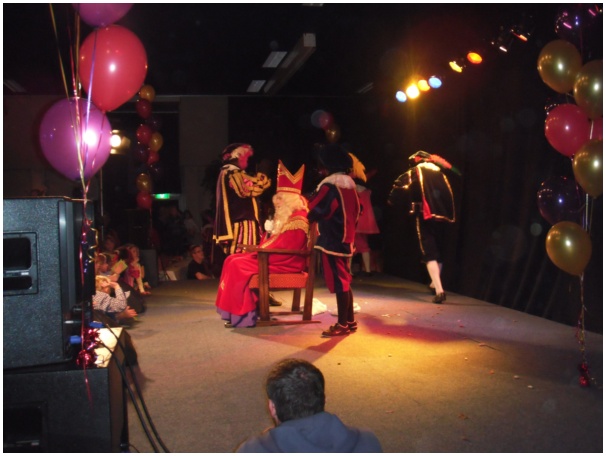 584x433 pixels (87K)