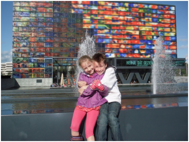 584x433 pixels (117K)