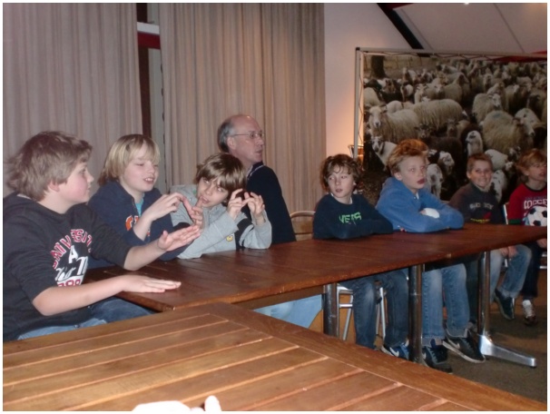 584x433 pixels (96K)