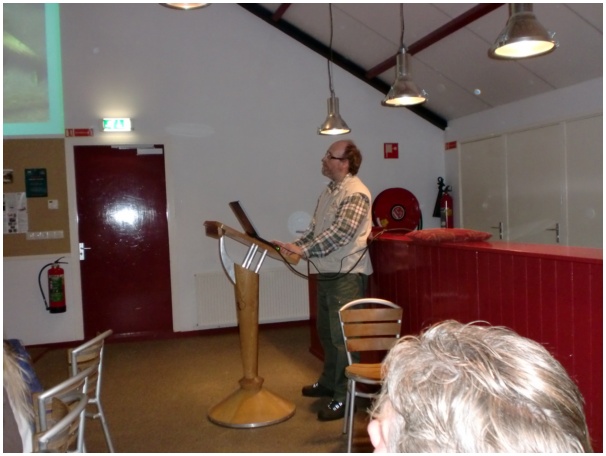 584x433 pixels (82K)