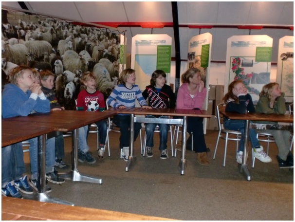 584x433 pixels (108K)