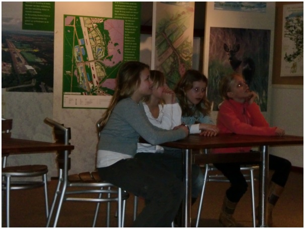 584x433 pixels (86K)