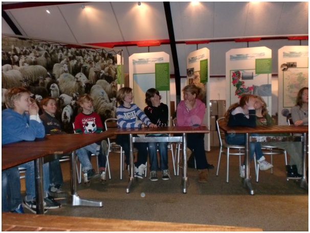 584x433 pixels (107K)