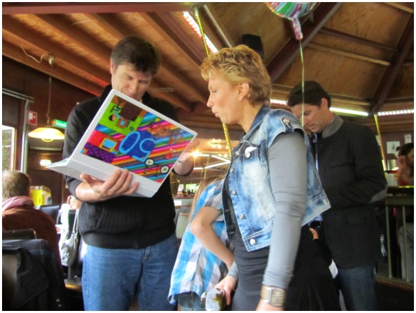 584x433 pixels (110K)