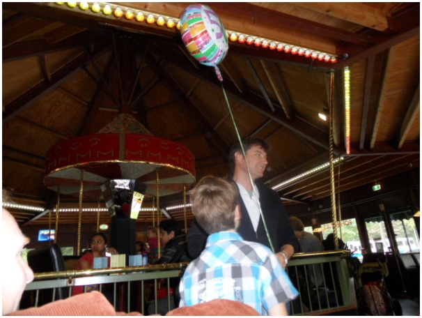 584x433 pixels (105K)