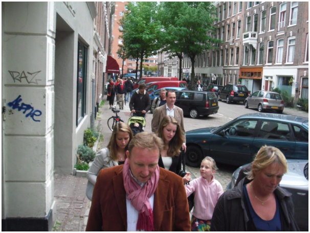 584x433 pixels (122K)