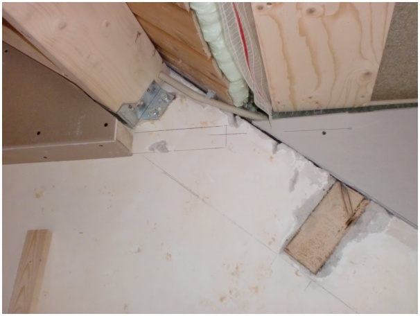 584x433 pixels (61K)