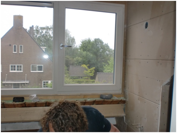 584x433 pixels (72K)