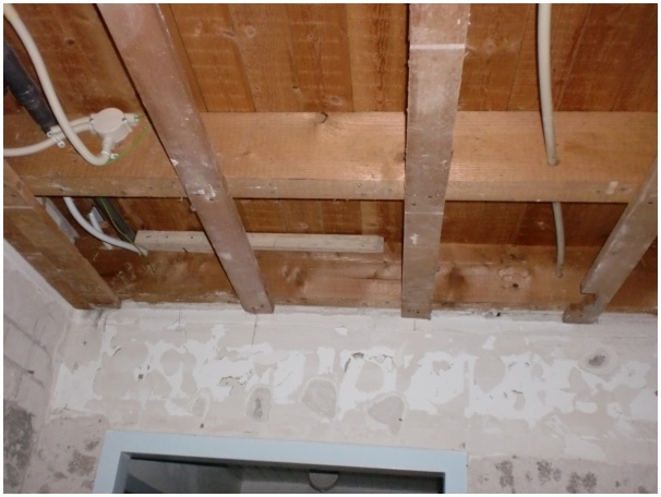 584x433 pixels (82K)