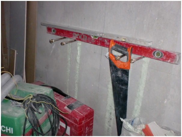 584x433 pixels (84K)