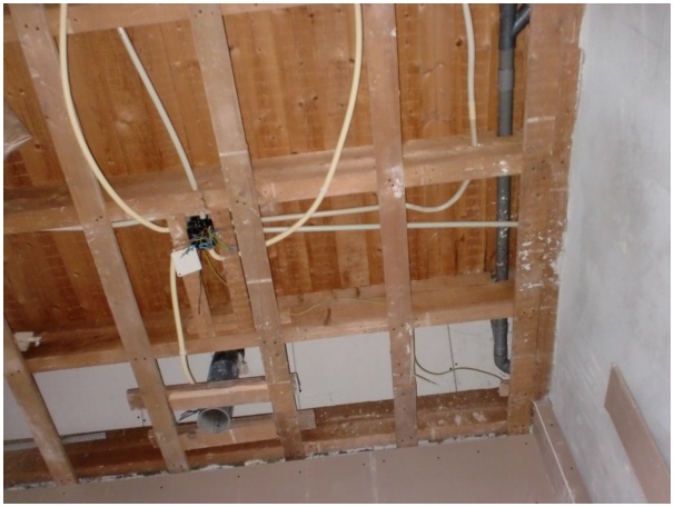 584x433 pixels (83K)