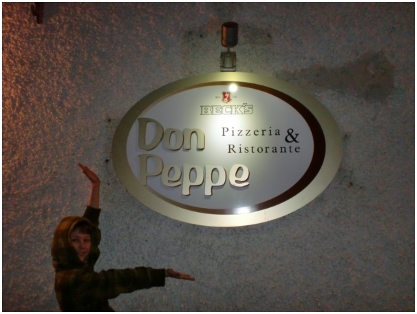 584x433 pixels (87K)