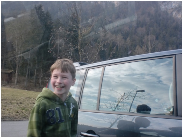 584x433 pixels (85K)