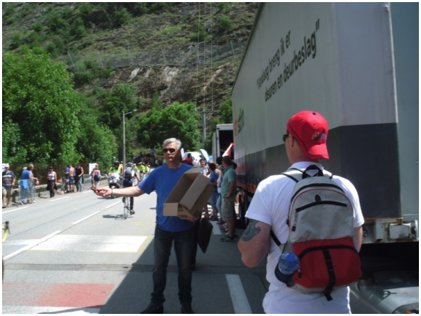 584x433 pixels (104K)